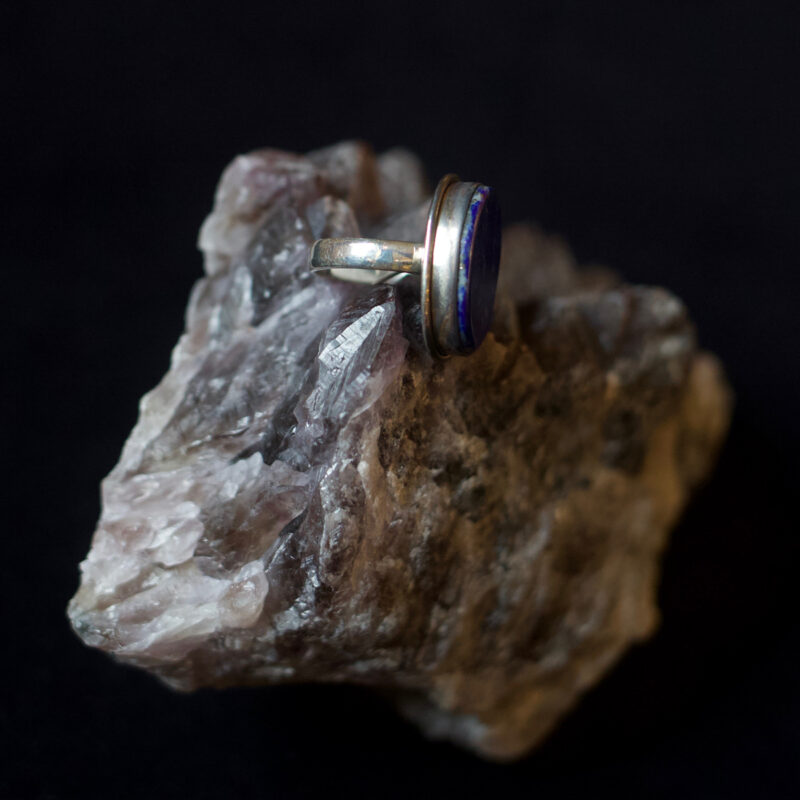 Silver ring with Lapis Lazuli