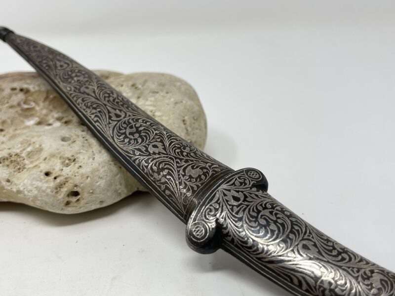 UNADJUSTEDNONRAW_thumb_c99.jpg Decorative dagger